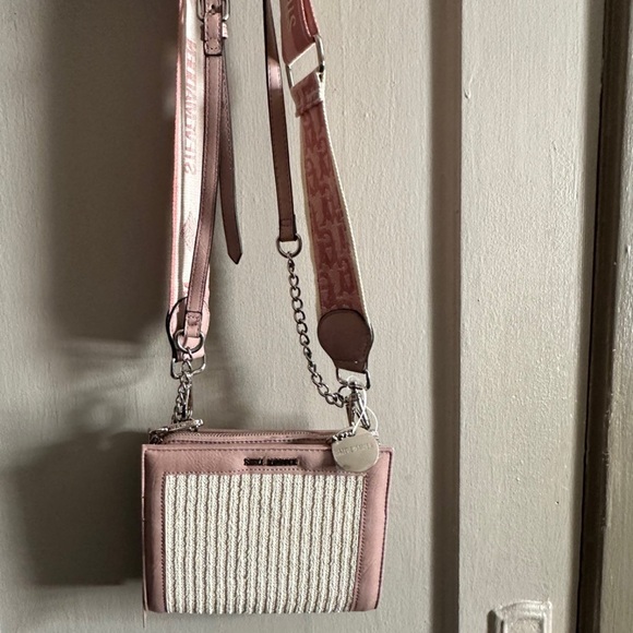 Steve Madden - Picture 1 of 4